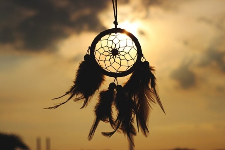 How To Clean a Dreamcatcher | Easy steps.